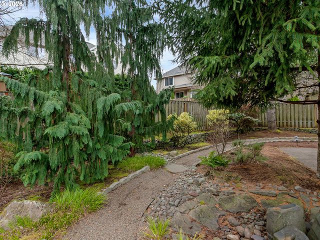 11048 Sw MADRONE Ct, Tualatin, OR 97062