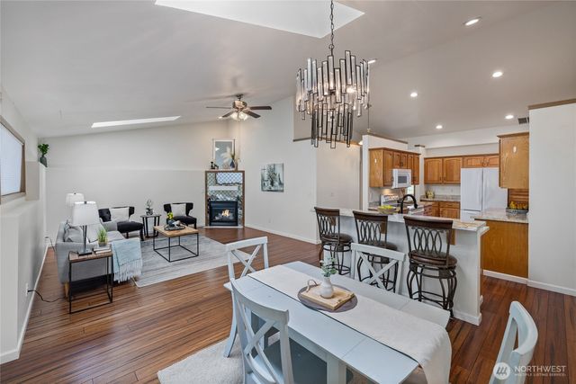 1069 5th, Steilacoom, WA 98388