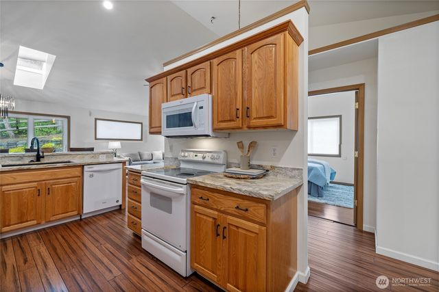 1069 5th, Steilacoom, WA 98388