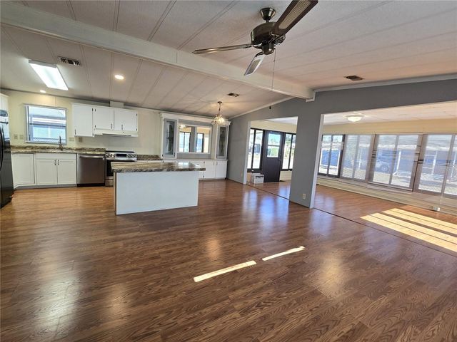 8907 32ND AVENUE E, Palmetto, FL 34221