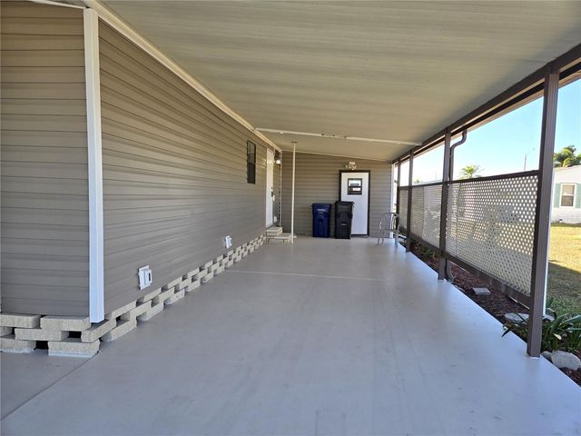 8907 32ND AVENUE E, Palmetto, FL 34221