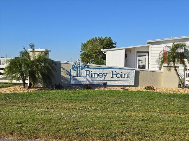 8907 32ND AVENUE E, Palmetto, FL 34221