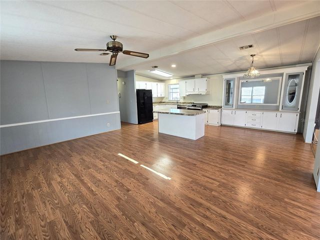 8907 32ND AVENUE E, Palmetto, FL 34221