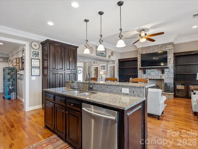 137 Ledge Stone Lane, Gaffney, SC 29341
