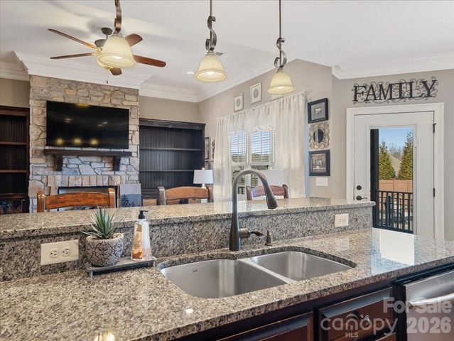 137 Ledge Stone Lane, Gaffney, SC 29341