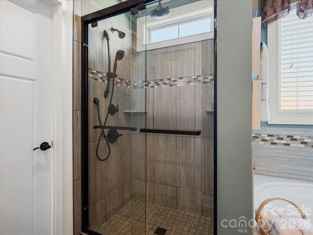 137 Ledge Stone Lane, Gaffney, SC 29341