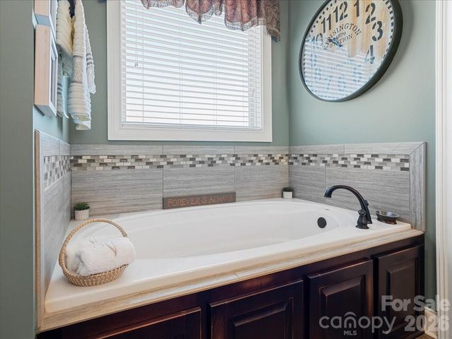 137 Ledge Stone Lane, Gaffney, SC 29341