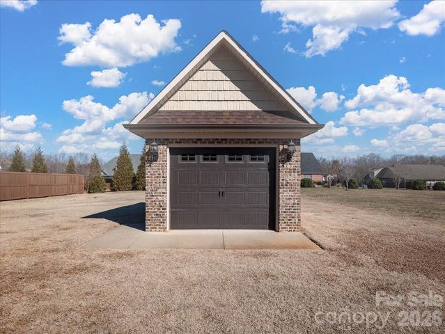 137 Ledge Stone Lane, Gaffney, SC 29341