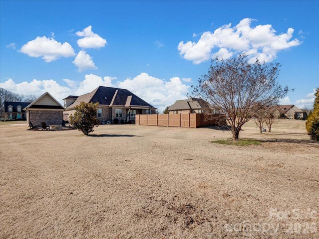 137 Ledge Stone Lane, Gaffney, SC 29341