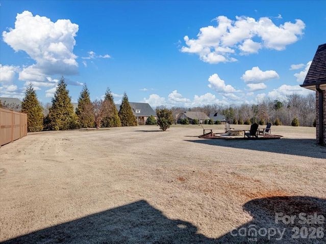 137 Ledge Stone Lane, Gaffney, SC 29341