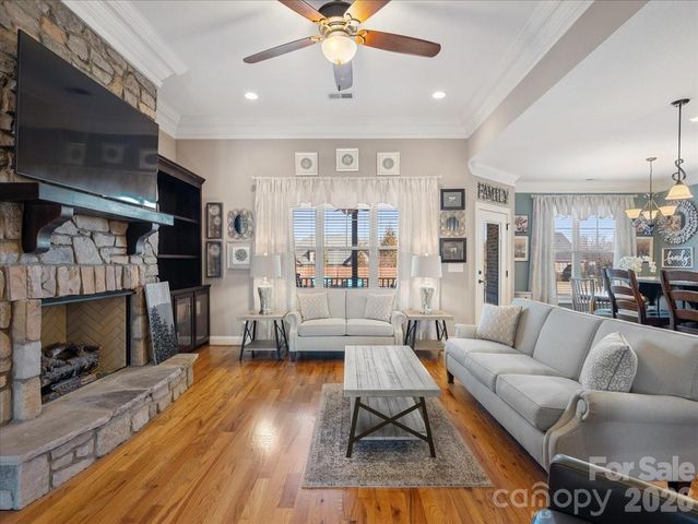 137 Ledge Stone Lane, Gaffney, SC 29341