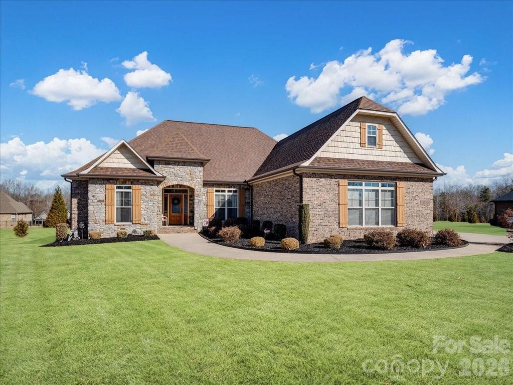 137 Ledge Stone Lane, Gaffney, SC 29341