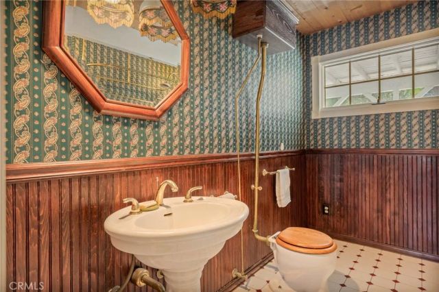 755 Grass Valley, Lake Arrowhead, CA 92352