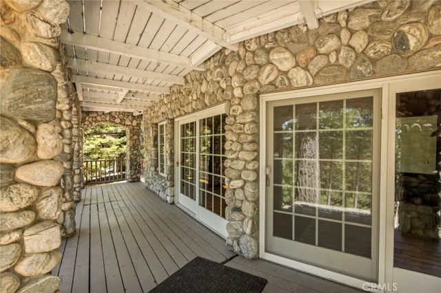 755 Grass Valley, Lake Arrowhead, CA 92352