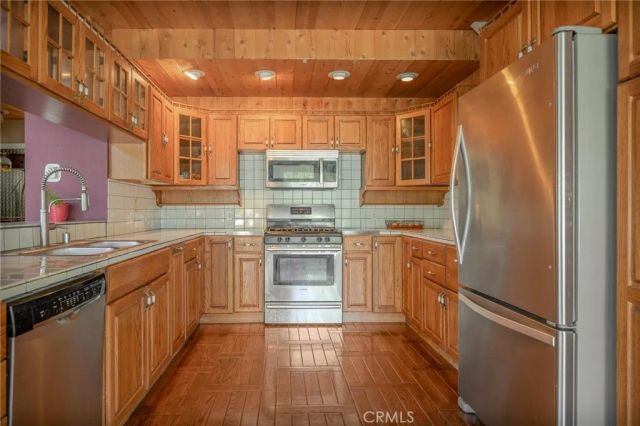 755 Grass Valley, Lake Arrowhead, CA 92352