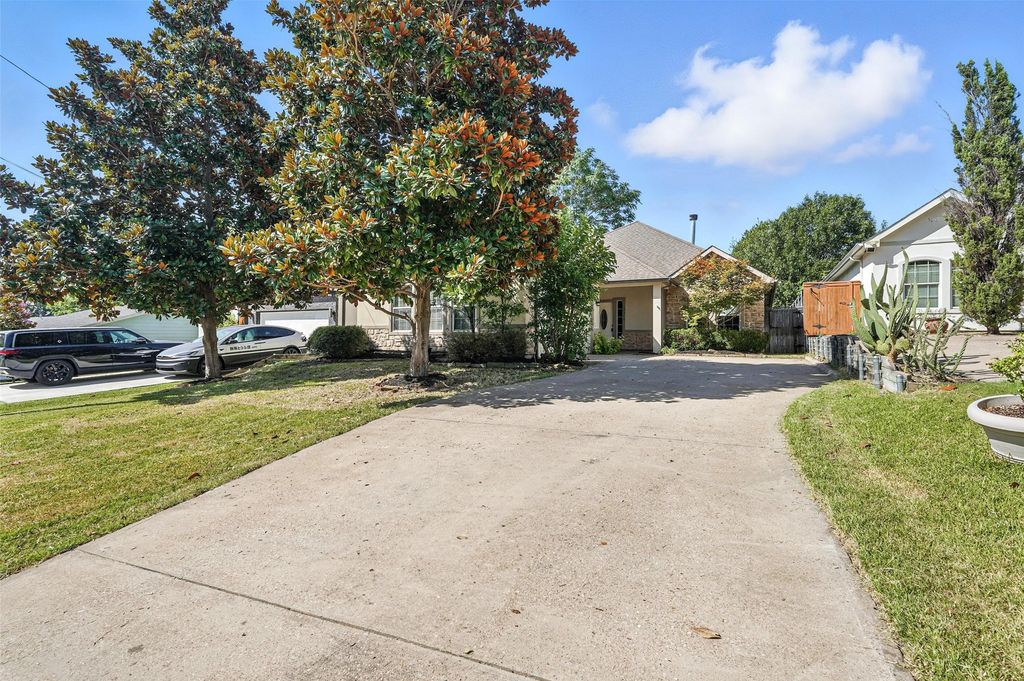 10346 Bel Aire Drive, Dallas, TX 75218