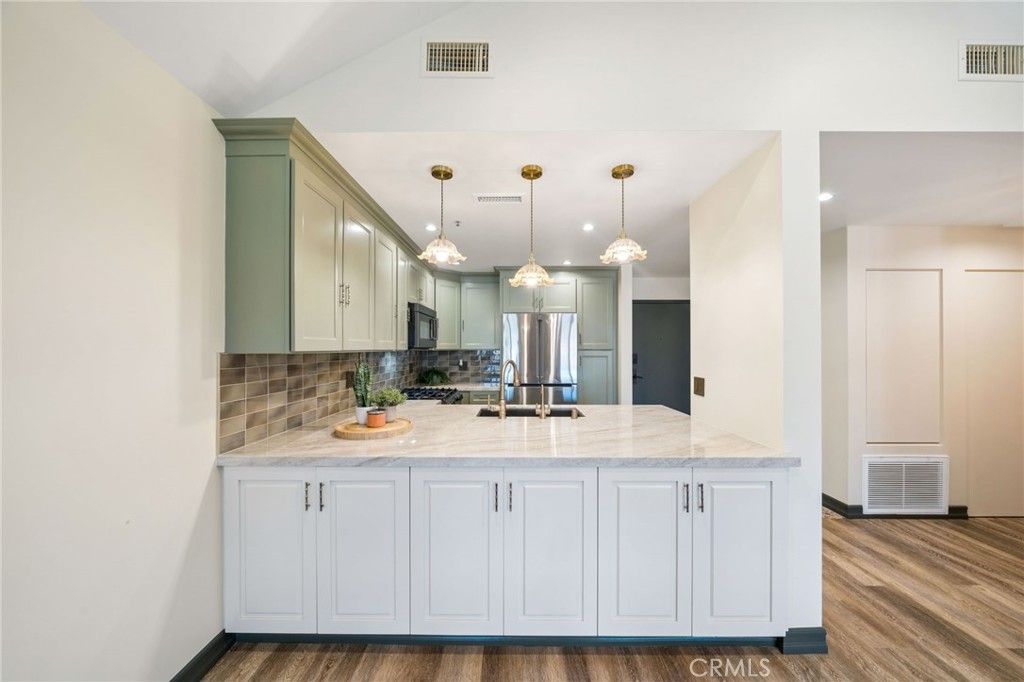 2563 Plaza Del Amo 404, Torrance, CA 90503 — photo 2