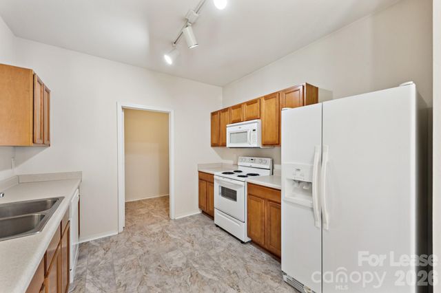 8605 Redding Glen Avenue, Charlotte, NC 28216