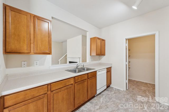 8605 Redding Glen Avenue, Charlotte, NC 28216
