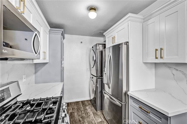 240 Nice Lane 114, Newport Beach, CA 92663