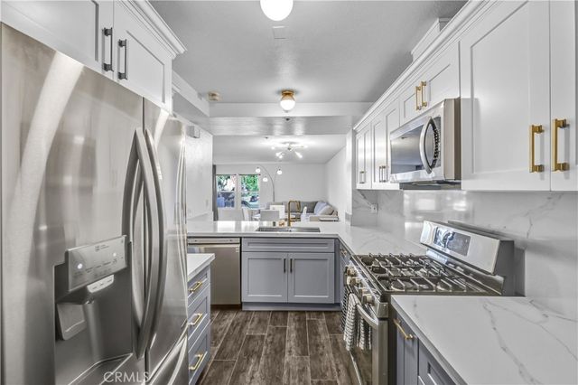 240 Nice Lane 114, Newport Beach, CA 92663
