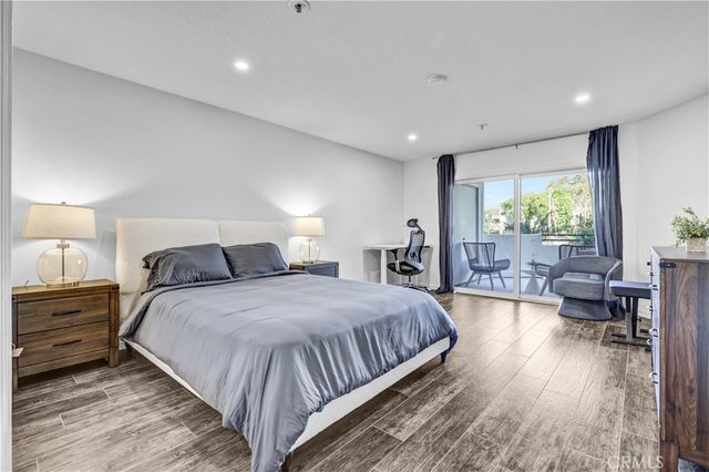 240 Nice Lane 114, Newport Beach, CA 92663