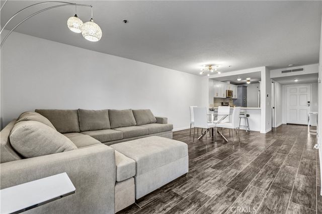 240 Nice Lane 114, Newport Beach, CA 92663