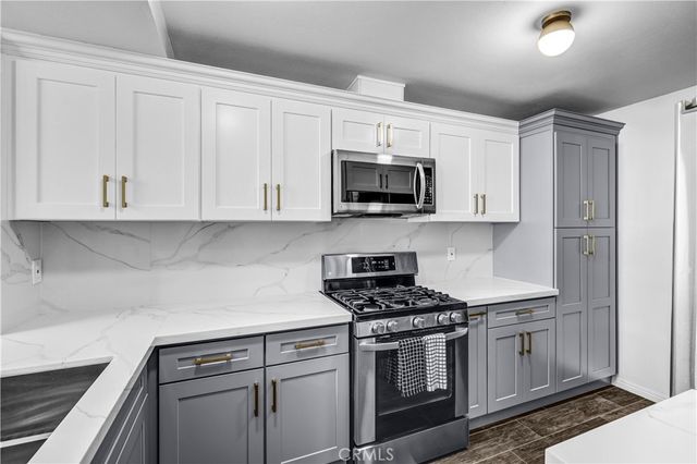 240 Nice Lane 114, Newport Beach, CA 92663