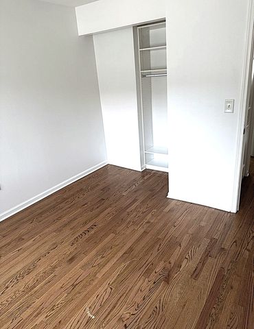 8639.5 W Foster Avenue 1N, Chicago, IL 60656