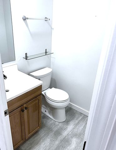 8639.5 W Foster Avenue 1N, Chicago, IL 60656