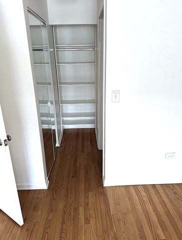 8639.5 W Foster Avenue 1N, Chicago, IL 60656