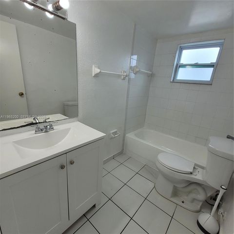 5100 SW 41st St 227, Pembroke Park, FL 33023