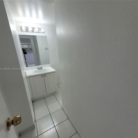 5100 SW 41st St 227, Pembroke Park, FL 33023