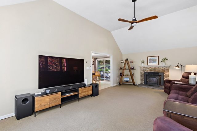 3 Tia Place, Franklin, MA 02038