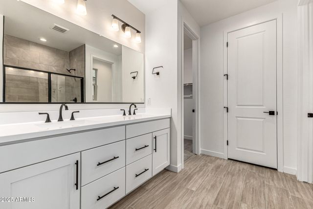 5423 W ROYAL PALM Road, Glendale, AZ 85302