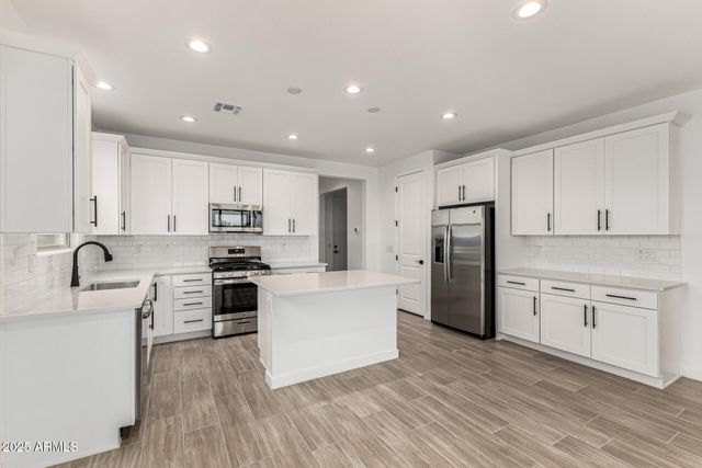 5423 W ROYAL PALM Road, Glendale, AZ 85302