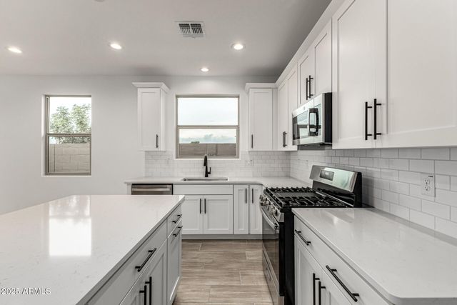 5423 W ROYAL PALM Road, Glendale, AZ 85302