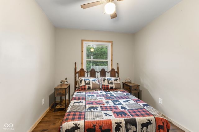 242 Hollybrook Drive, Whiteland, IN 46184