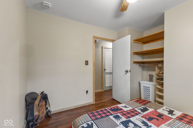 242 Hollybrook Drive, Whiteland, IN 46184