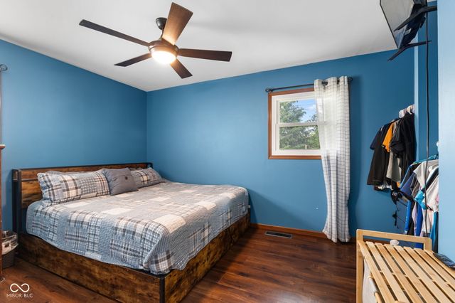 242 Hollybrook Drive, Whiteland, IN 46184