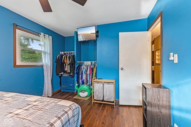 242 Hollybrook Drive, Whiteland, IN 46184