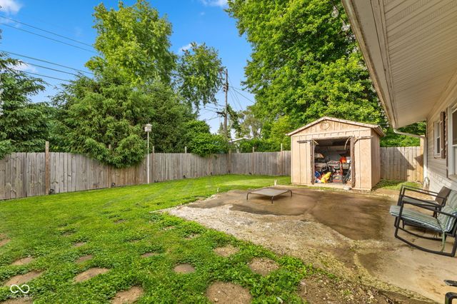 242 Hollybrook Drive, Whiteland, IN 46184