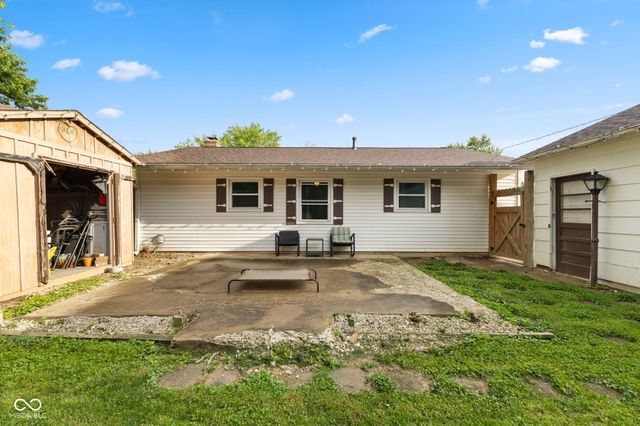 242 Hollybrook Drive, Whiteland, IN 46184