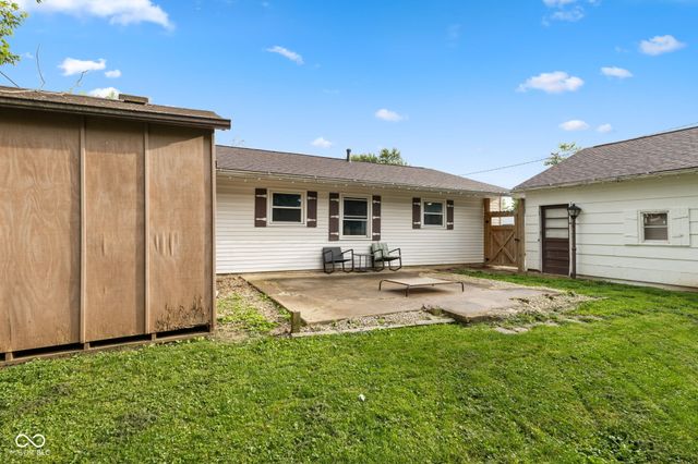 242 Hollybrook Drive, Whiteland, IN 46184