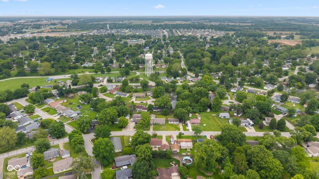242 Hollybrook Drive, Whiteland, IN 46184