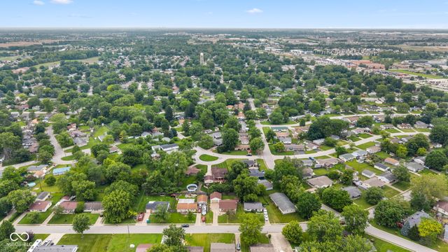 242 Hollybrook Drive, Whiteland, IN 46184