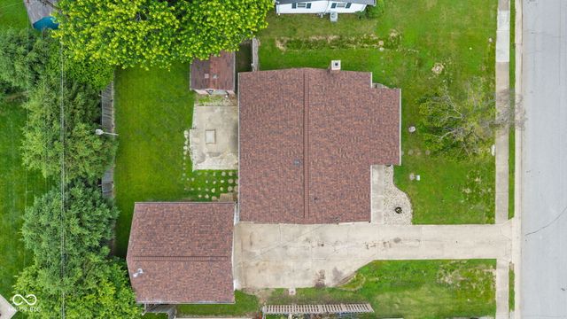 242 Hollybrook Drive, Whiteland, IN 46184