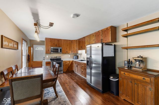 242 Hollybrook Drive, Whiteland, IN 46184