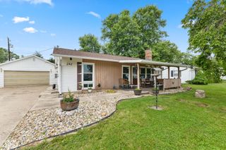 242 Hollybrook Drive, Whiteland, IN 46184