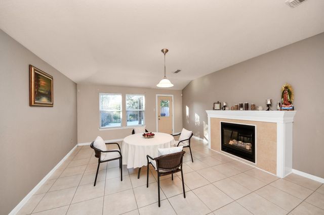 9519 Summer Laurel Lane, Houston, TX 77088